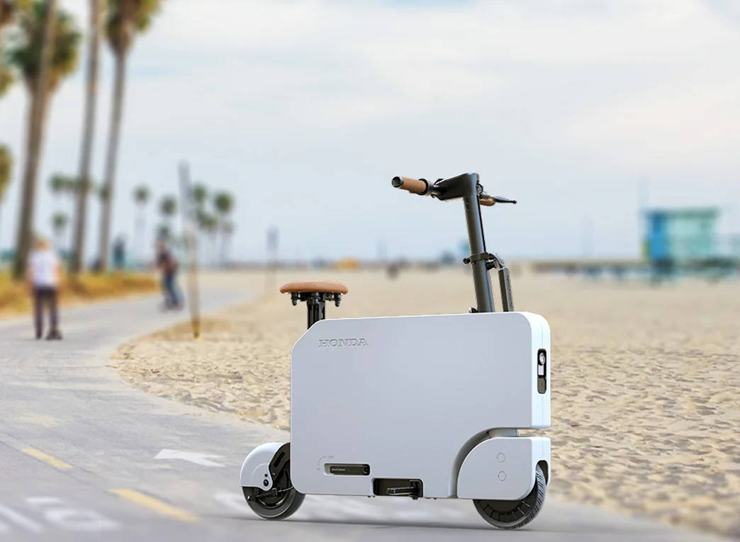 Honda Motocompacto at the beach