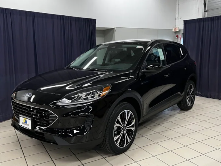 2022 Ford Escape SE shown 2022 Ford Escape SE SUV shown