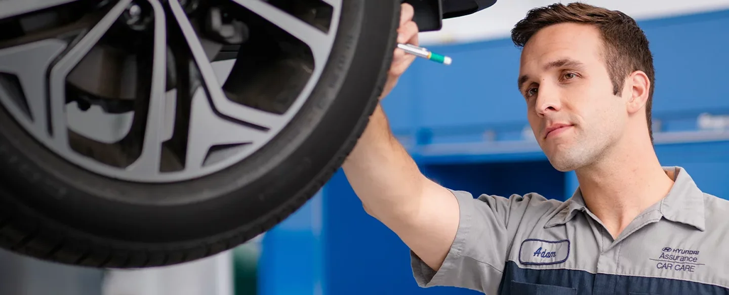 Hyundai FAQ Hyundai Tech Looking at Vehicle