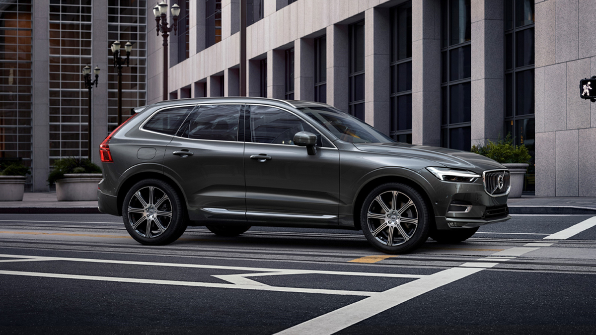 2020 Volvo XC60 T5 Momentum AWD shown 2020 Volvo XC60 T5 Momentum AWD